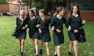 How to help girls navigate friendship issues